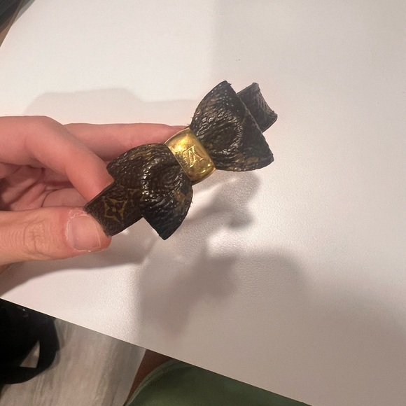 LOUIS VUITTON Favorite Bow Bracelet - Picture 4 of 4